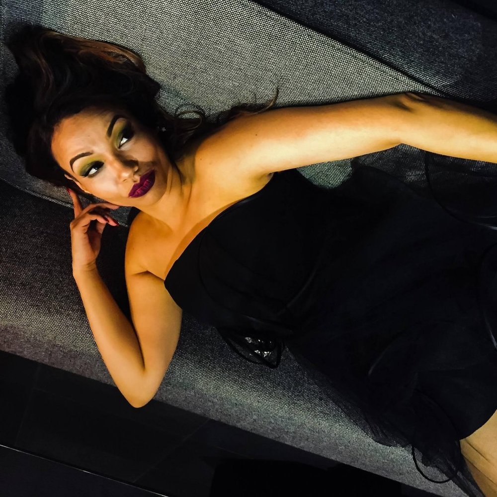 Poshfully pleased to meet you! Get the royal treatment at Darling Aces!